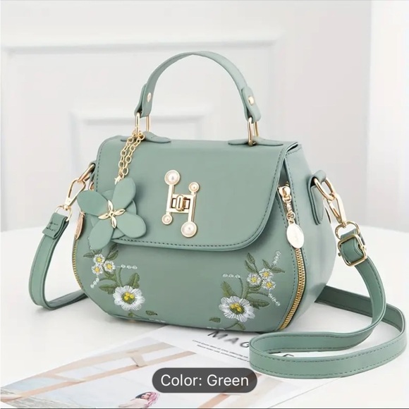🎉HOST PICK🎉~ Green Floral Handbag 👜 - Picture 1 of 1
